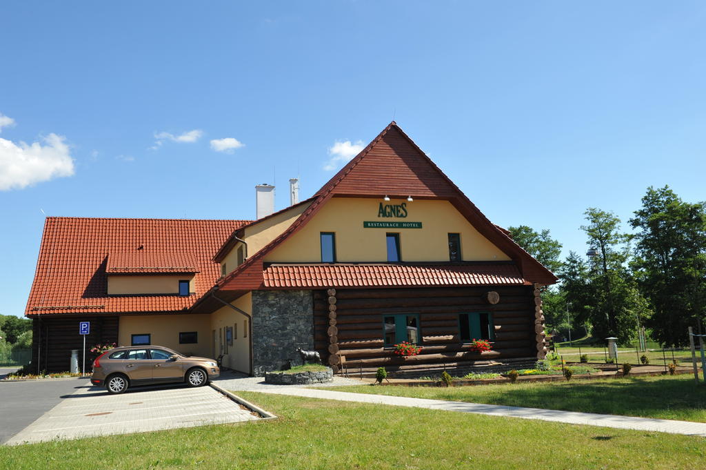 Hotel Agnes Bohdanec Екстер'єр фото